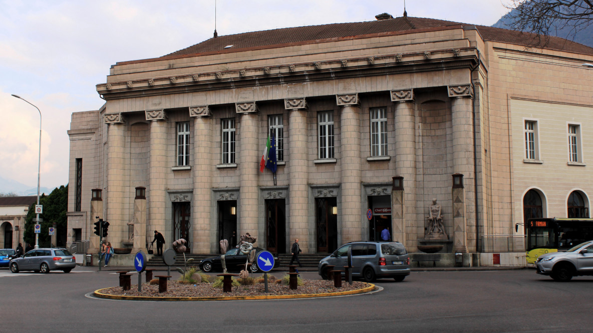 Bozner Bahnhof.jpg