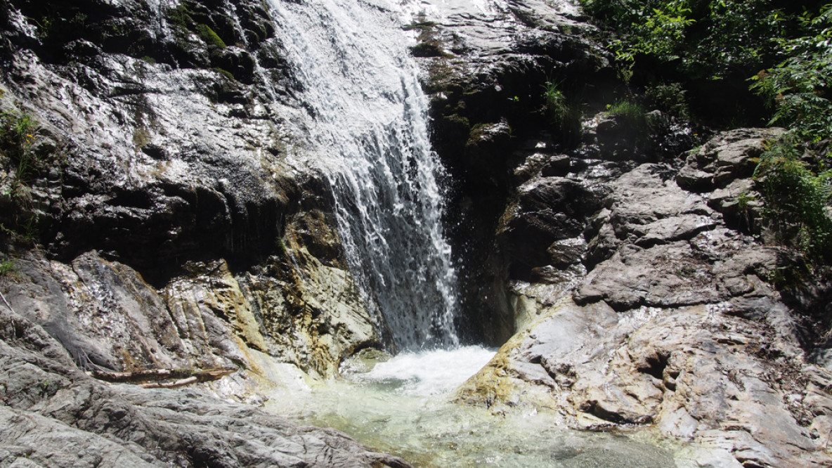 Wasserfall in der Masulschlucht