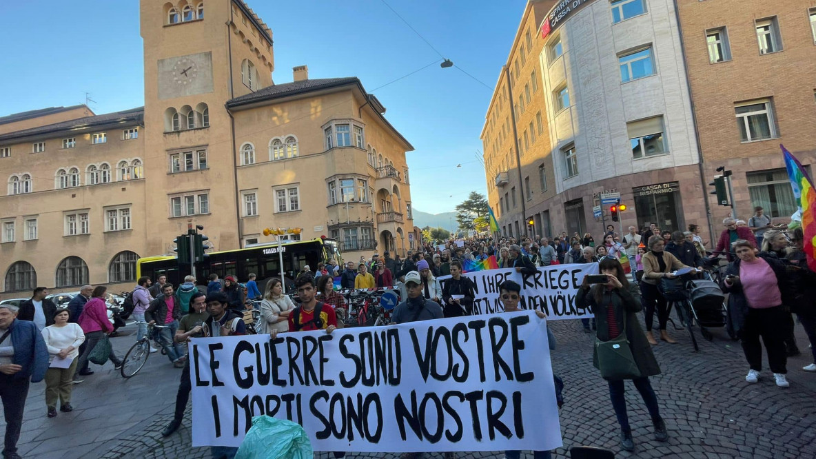 Corteo contro le guerre
