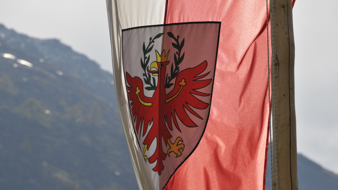 Südtirol-Fahne