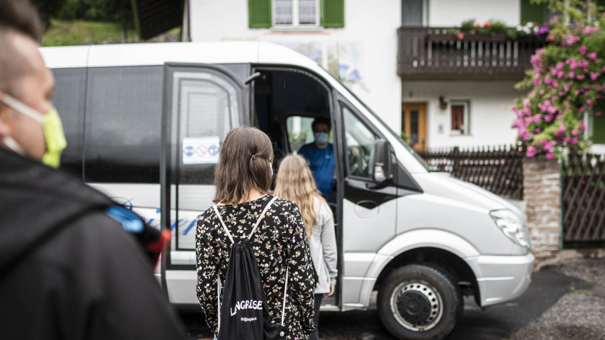 Südtiroler Mitwagenunternehmer Unterstützen die SASA beim Schülertransport