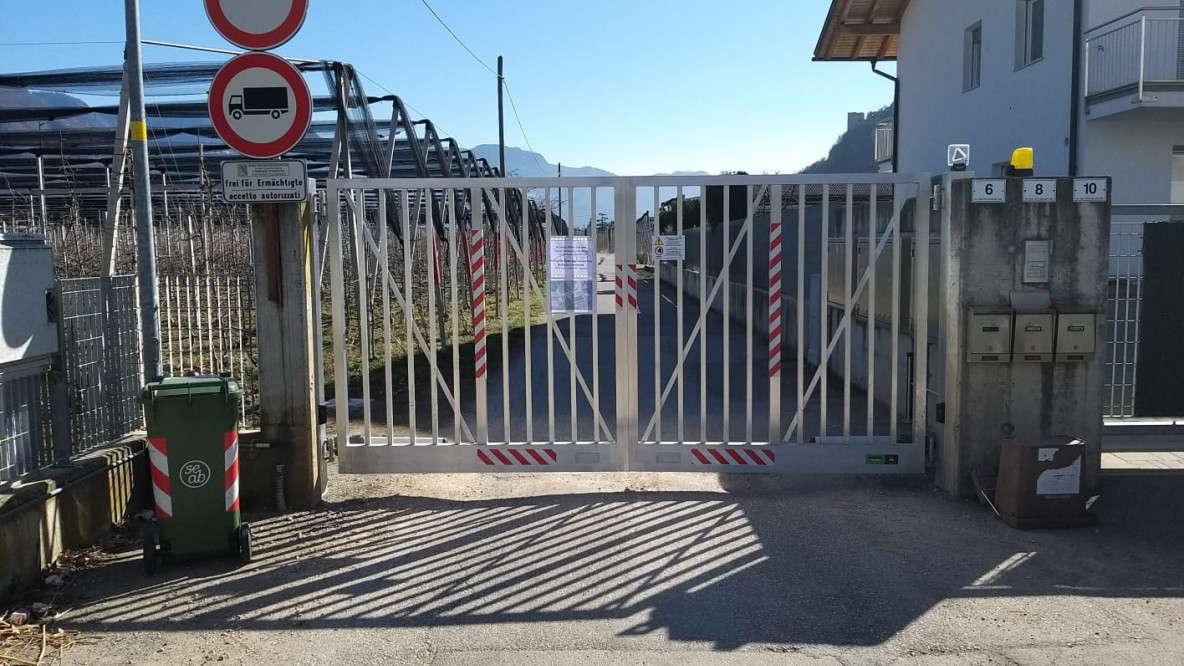 Cancello in via Conti