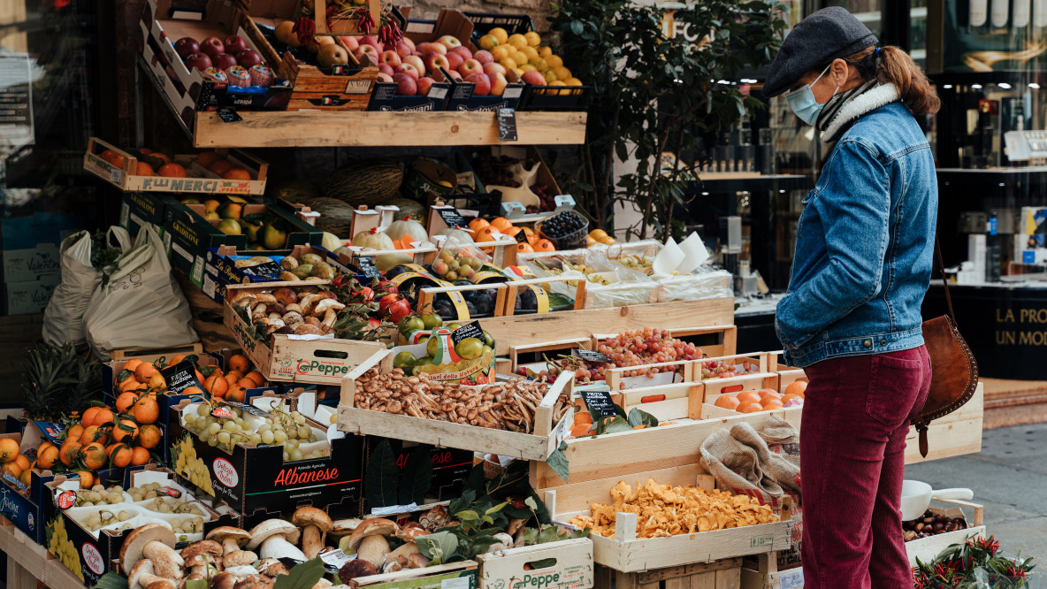 Klimafreunldlich bedeutet auch, seine Lebensmittel auf dem regionalen Wochenmarkt einzukaufen.