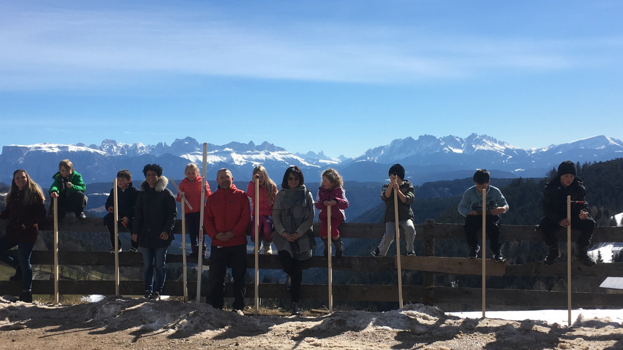 gruppenbild_schulkinder_2.jpg