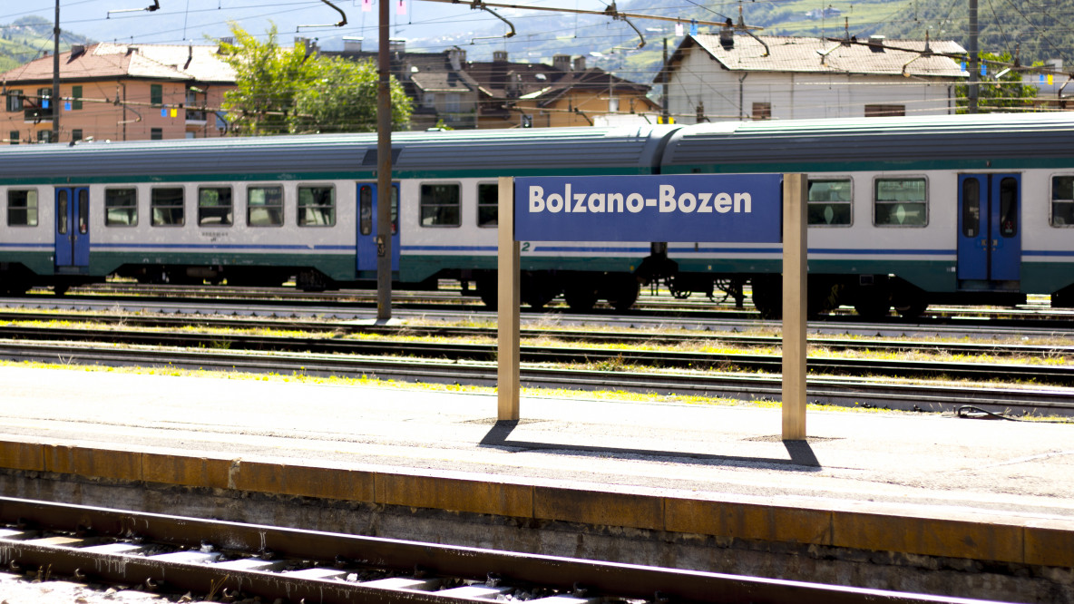 Bahnhof Bozen Ortsschild