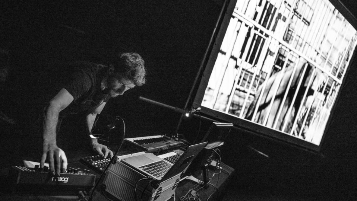 Der Film „Supernova” wurde bereits öffentlich gezeigt: Jochim Planer lieferte dabei den von ihm geschriebenen Soundtrack mitunter live!
