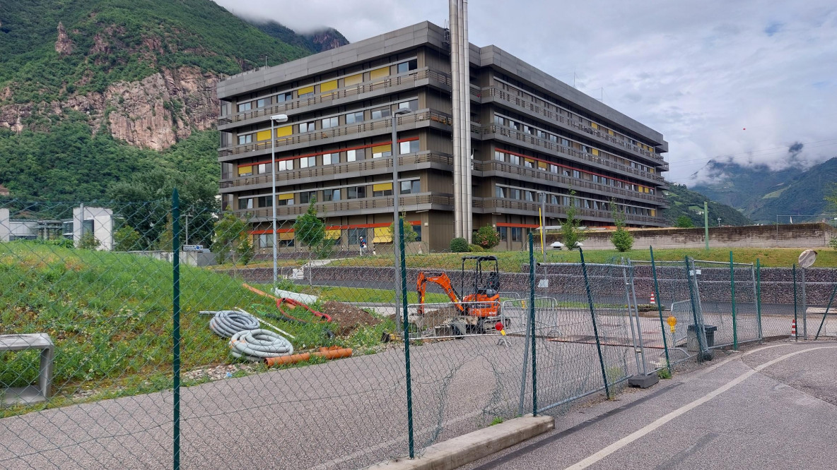 Ciclabile ospedale buco nella rete