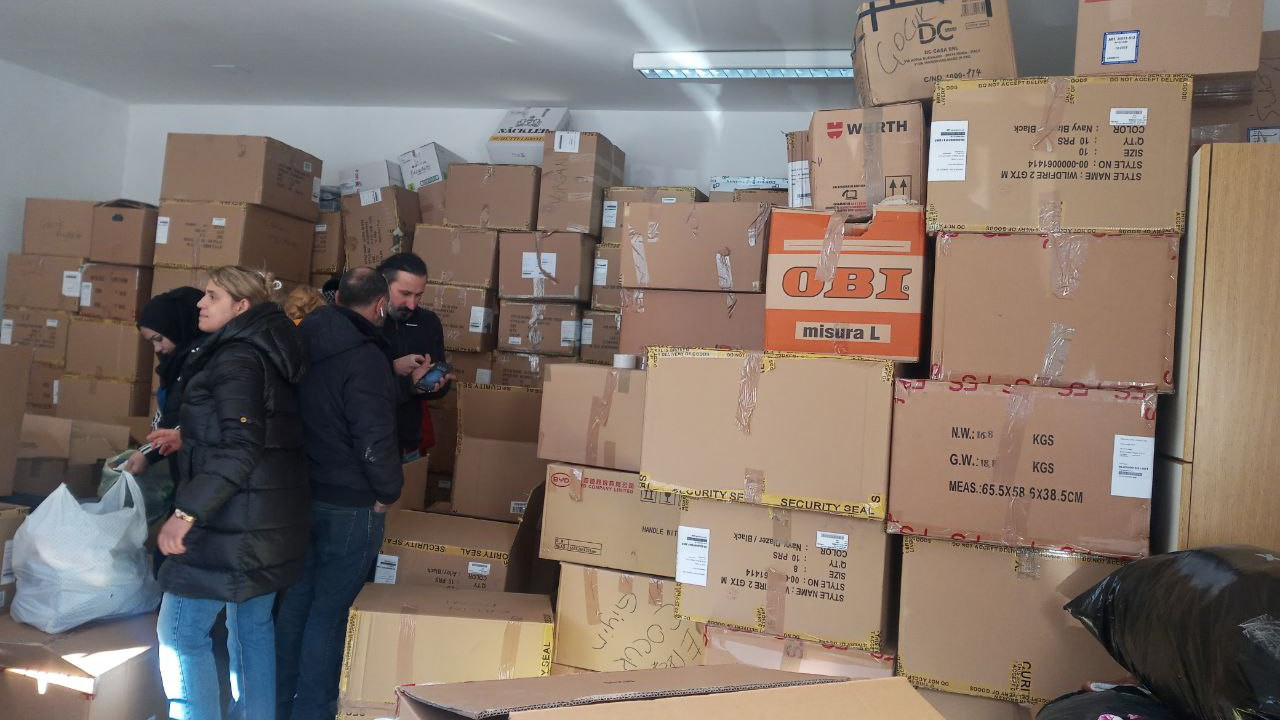 Raccolta indumenti terremoto comunità curda Bolzano