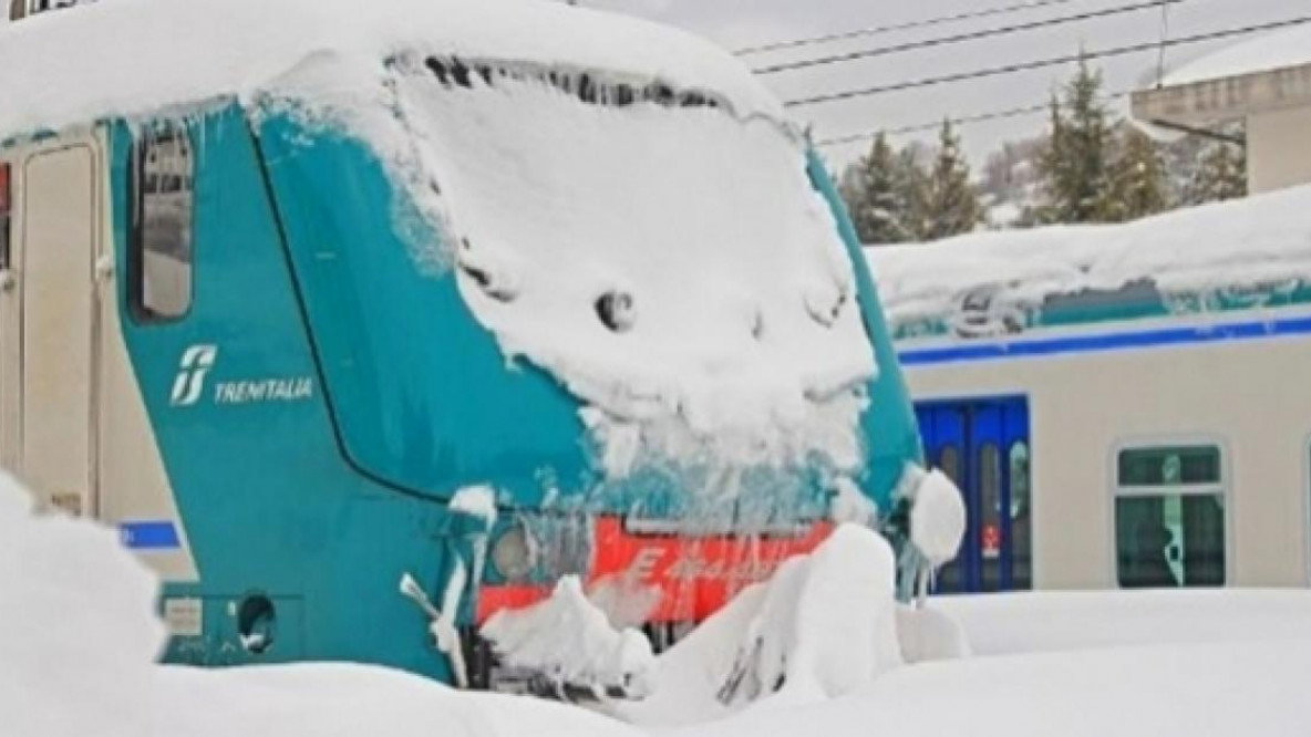 Trenitalia-Zug in den Abruzzen