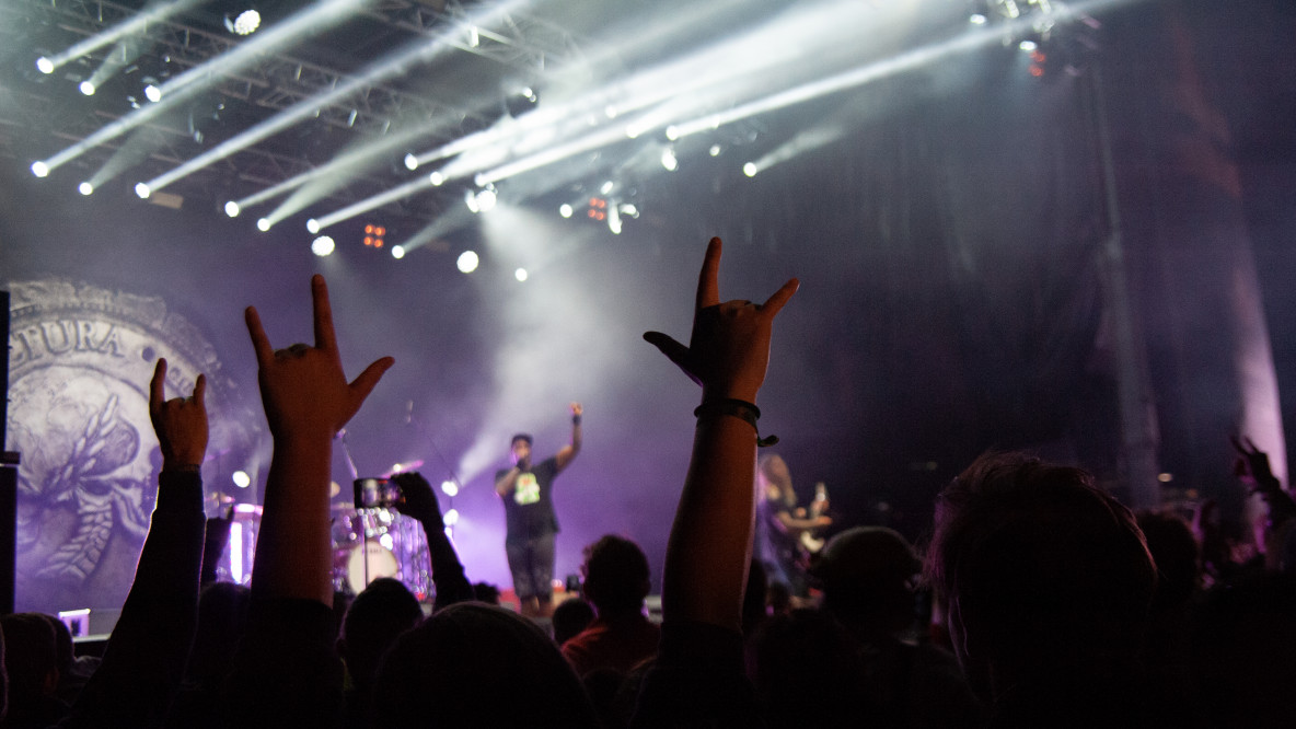 Das Publikum hat den Headliner vom Samstag gefeiert: Die Brasilianer Sepultura spielten eine Stunde früher als geplant.