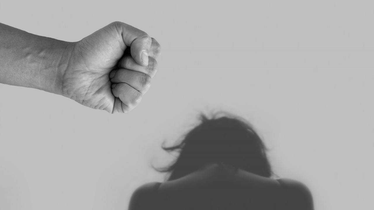 violence-against-women-4209778_1920.jpg