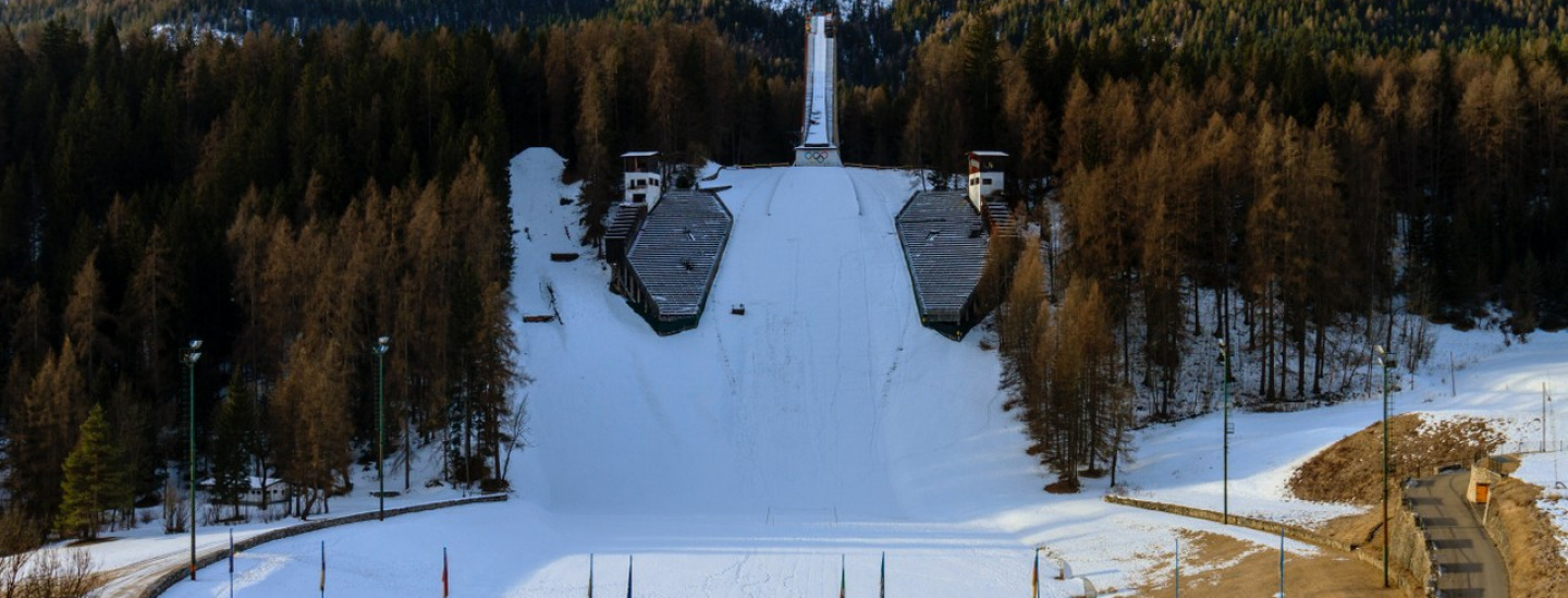 Die 1955 gebaute Sprungschanze in Cortina D'Ampezzo wird seit 1990 nicht mehr benutzt.