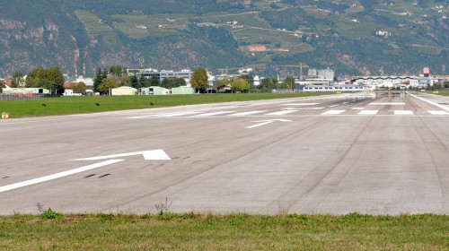 Landebahn Flughafen Bozen