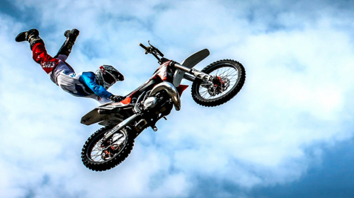 Motorrad-Stunt