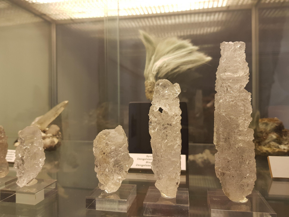 Naturmuseum-Mineraliensammlung-Vitrine