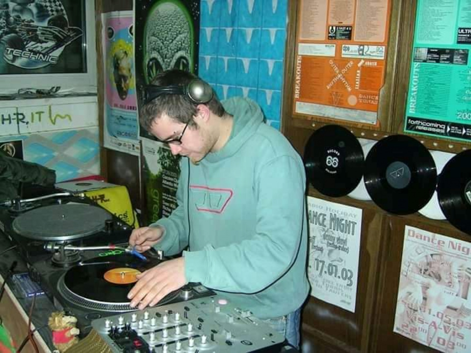 Techno auf Vinyl: Daniel Mairvongrasspeinten als DJ Danny Vinyl im Jahre 2003.