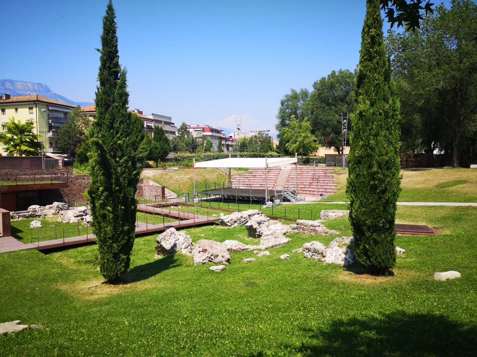 Stagione estiva Don Bosco: Il palco al parco dei Semirurali è pronto da alcuni giorni.