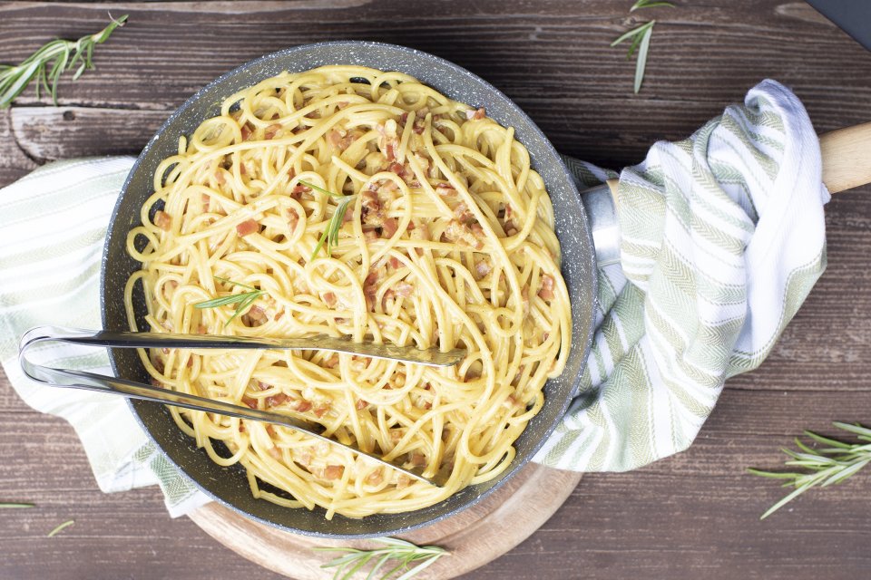 Spaghetti Mit Curry Und Speck Salto Bz